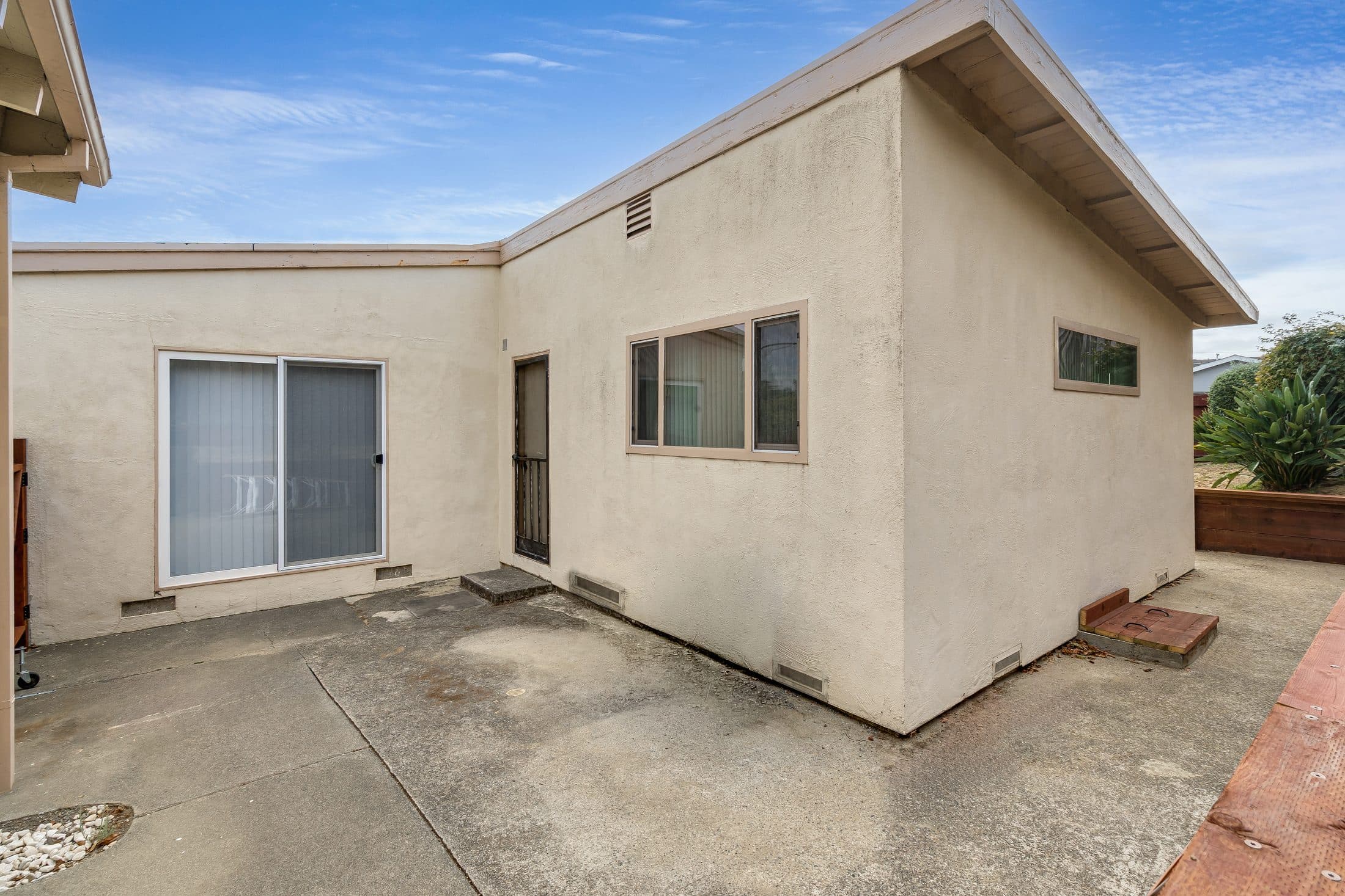 898 Lomita Avenue. The back of the house.